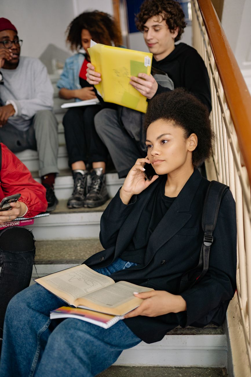 Cellphone Ban Frustrates Parents, Students, Teachers at This Va. High School